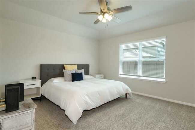 Building Photo - 104 Dunlin Ln