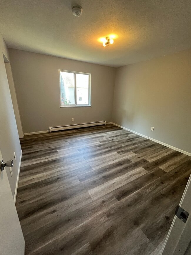 Building Photo - 631 136th Ave