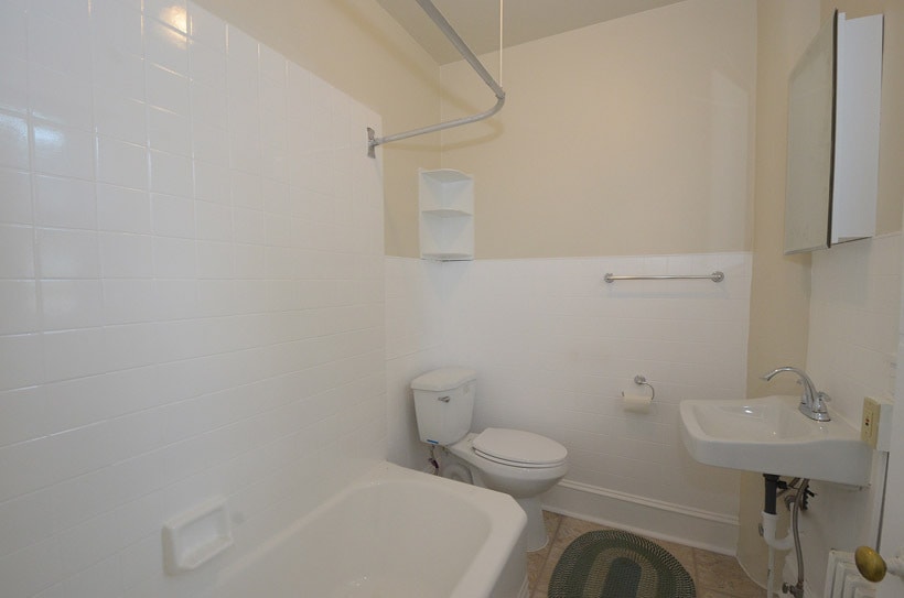 Building Photo - 236 Delmont Ave