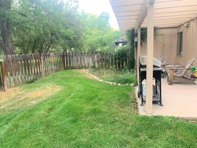 Primary Photo - 514 Strachan Dr