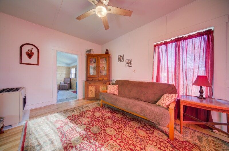 Building Photo - 318 First Ave E