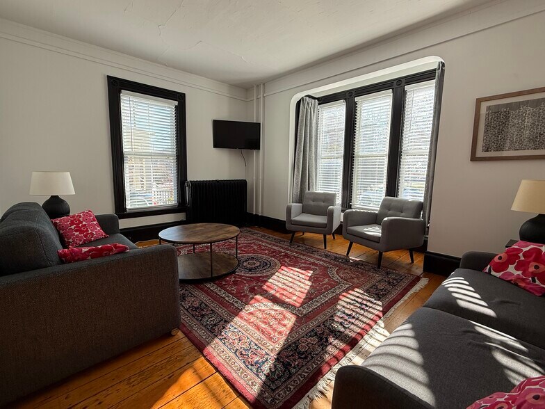 Building Photo - 67 North St