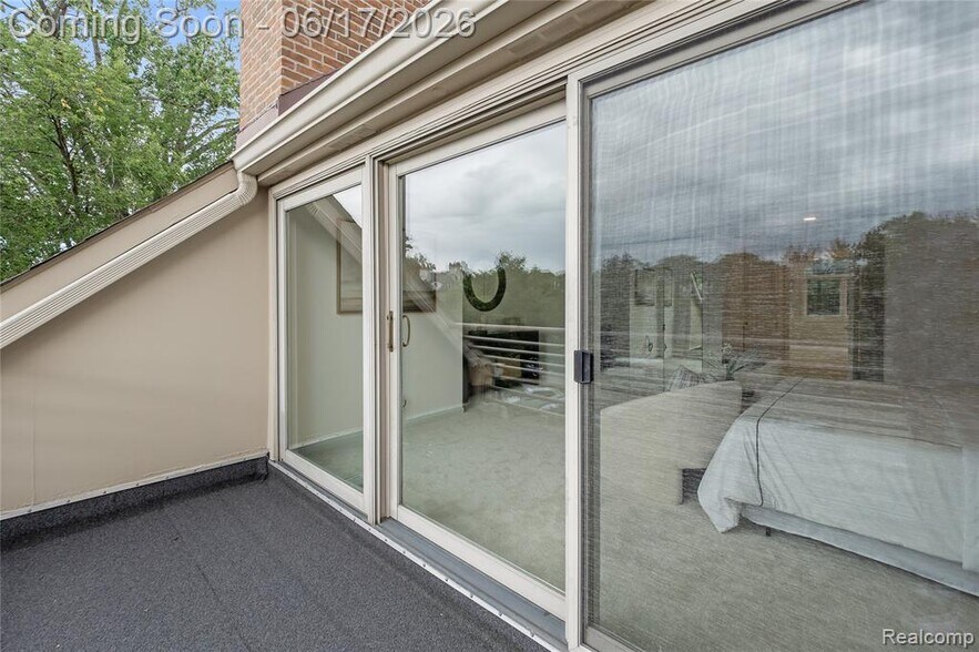Building Photo - 511 Brookside Ave