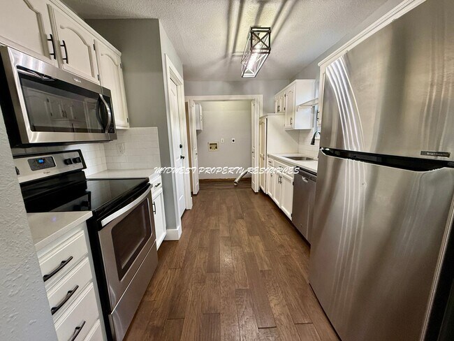 Building Photo - Spacious 4 Bedroom, 2 Bath Home for Lease in Lee's Summit, MO