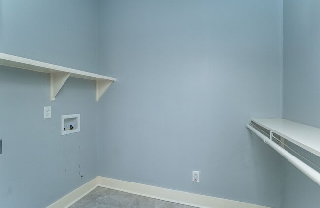 Building Photo - Home on Ladies Island