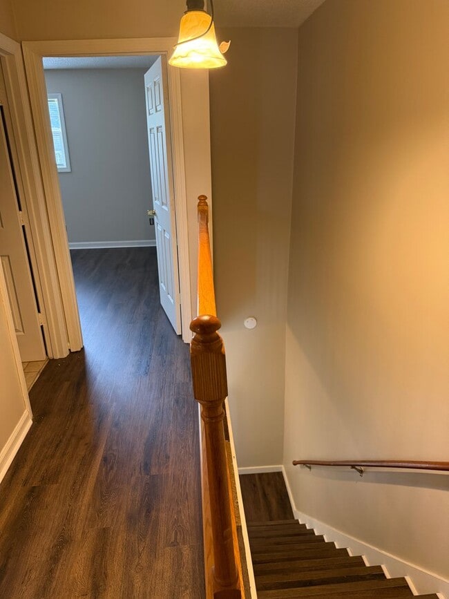 Building Photo - 108 Shadybrook