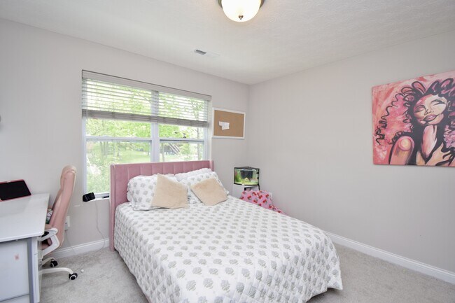 Building Photo - 7164 Glenvalley Dr