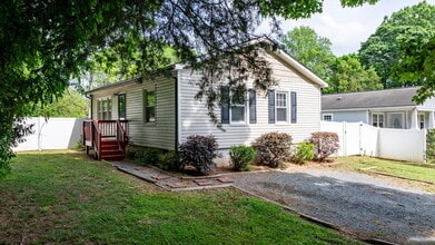 Building Photo - 2805 McCombs St