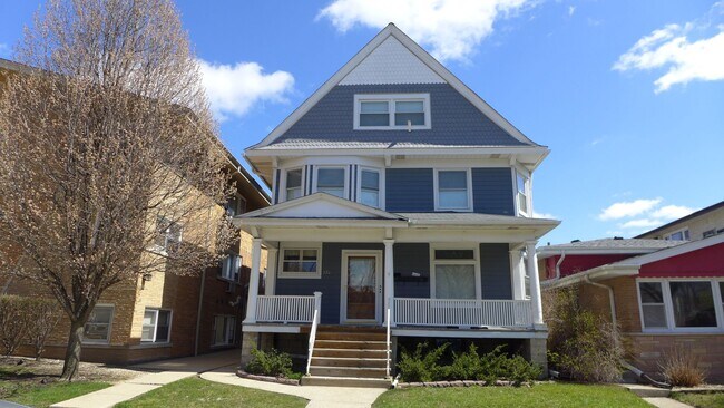Primary Photo - 136 Elgin Ave