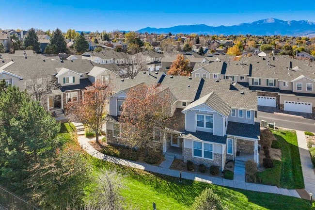 Primary Photo - Cute 2bd, 2.5ba Townhome Across from Cotto...