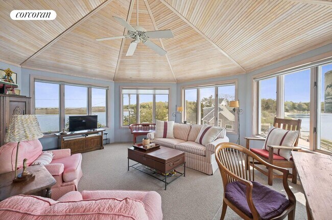 Building Photo - 248 Towd Point Rd