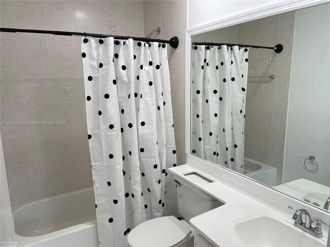 Building Photo - 3 br, 3 bath House - 5762 Fox Hollow Dr Apt C