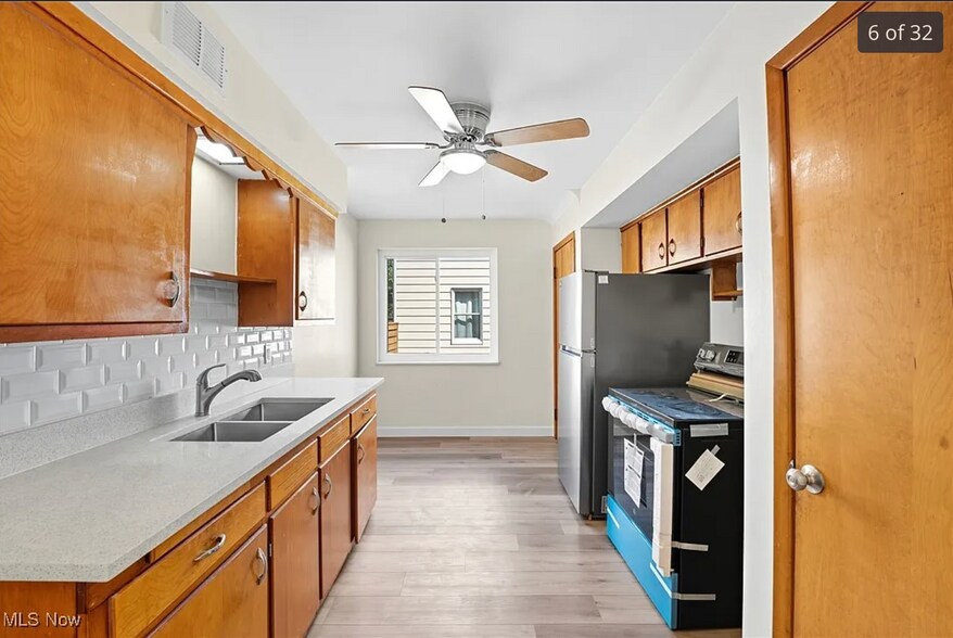 Granite countertops - 3340 W 210th St