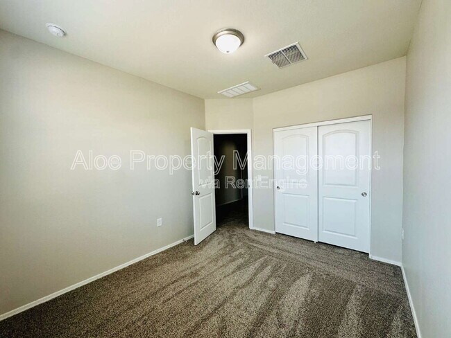 Building Photo - 3066 N Lainey Ln