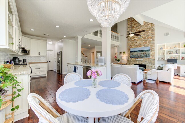 Building Photo - 12503 Whispering Sands Ct