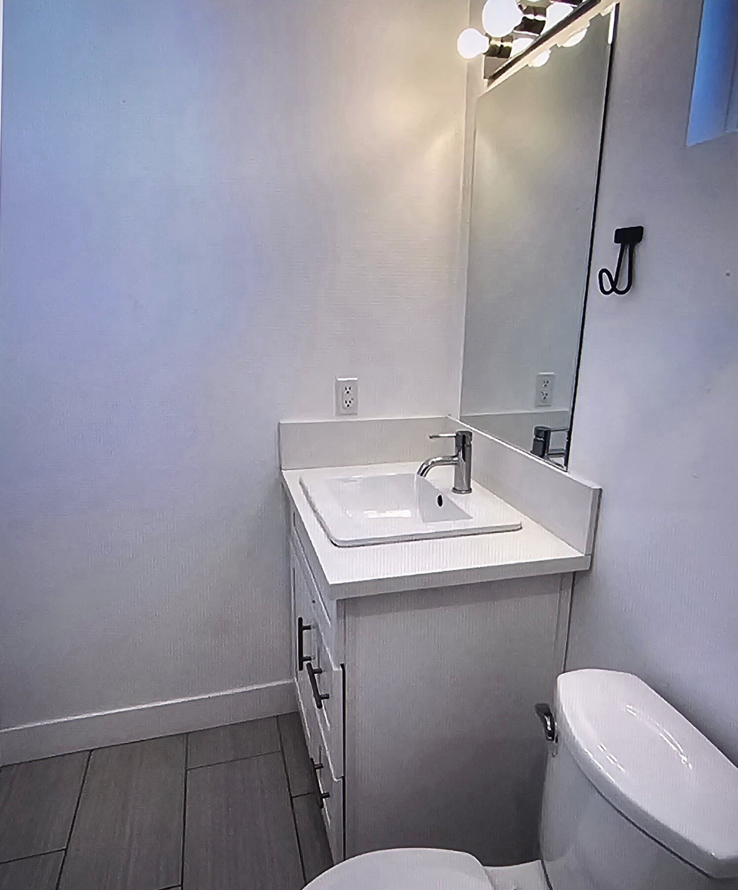 Building Photo - 10923 Hesby St