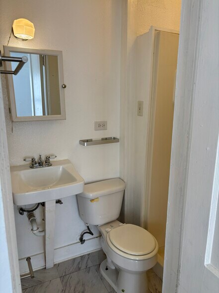 Building Photo - 5638 Richard Ave