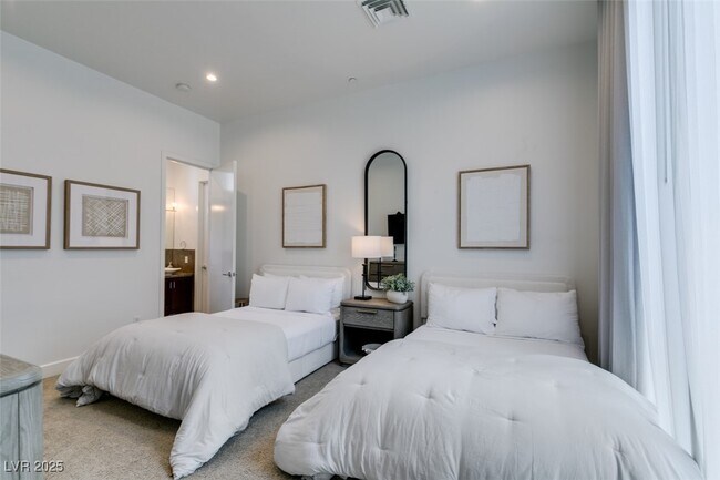 Building Photo - 483 Toucan Ridge Ct