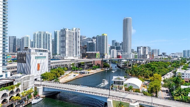 Building Photo - 10 SW South River Dr