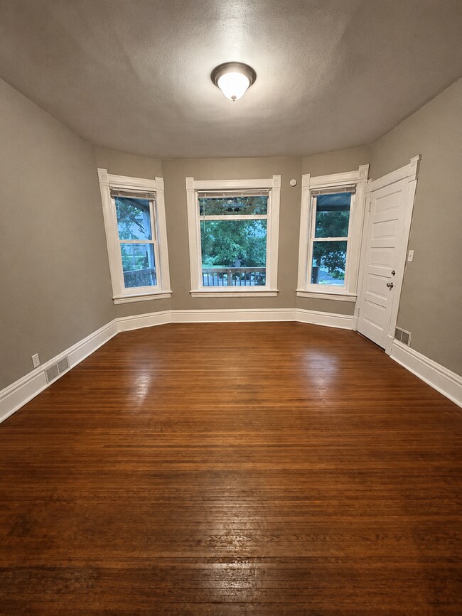 Building Photo - 1 Bedroom side-by-side Duplex in Owatonna