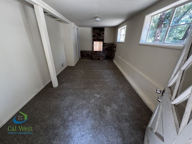 Building Photo - $3,695 - Beautiful 3 BD/1.5 BA Home in Old...