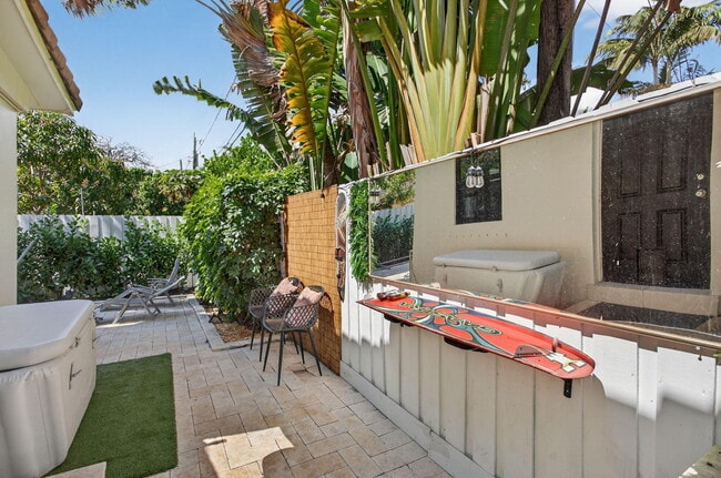 Building Photo - 1501 NE 7th Ave