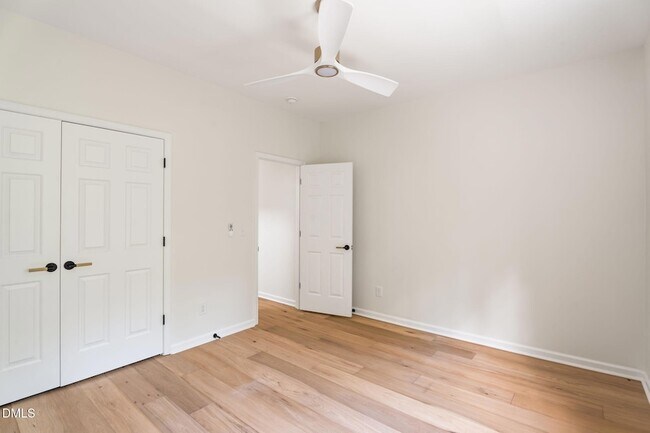 Building Photo - 5 Silverbell Ct