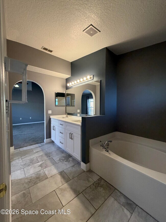 Building Photo - 1398 Mycroft Dr