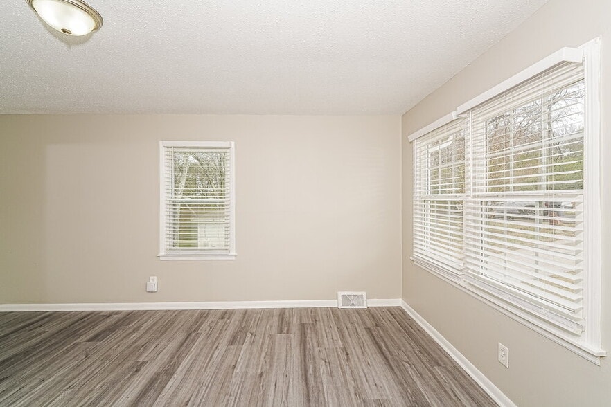 Building Photo - 2516 4th Way NW