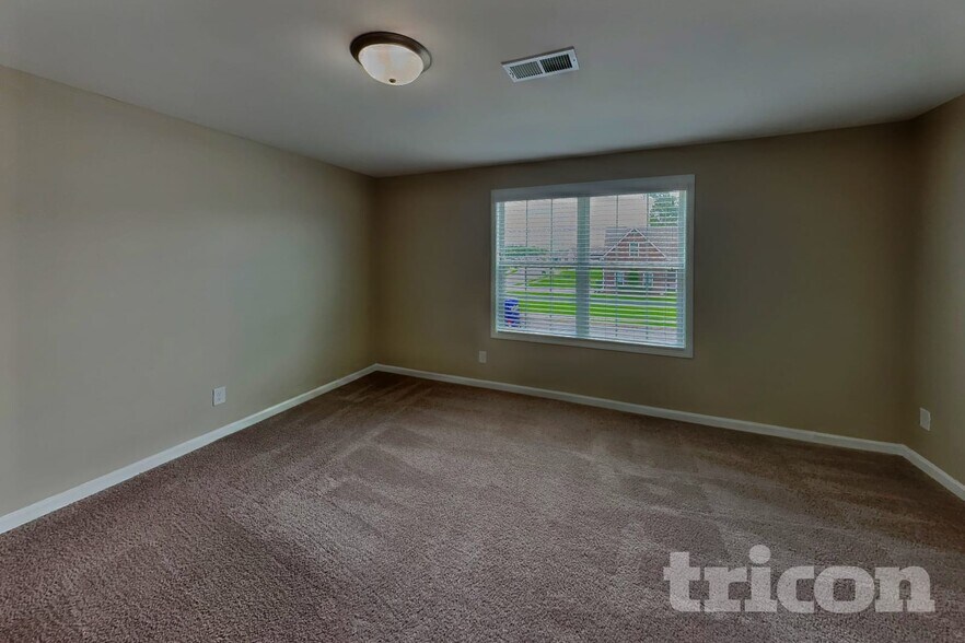 Building Photo - 925 Beverly Ct