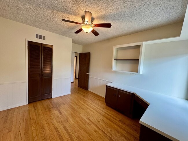 Building Photo - Charming 4-Bedroom Home on a Quiet Tree-Li...
