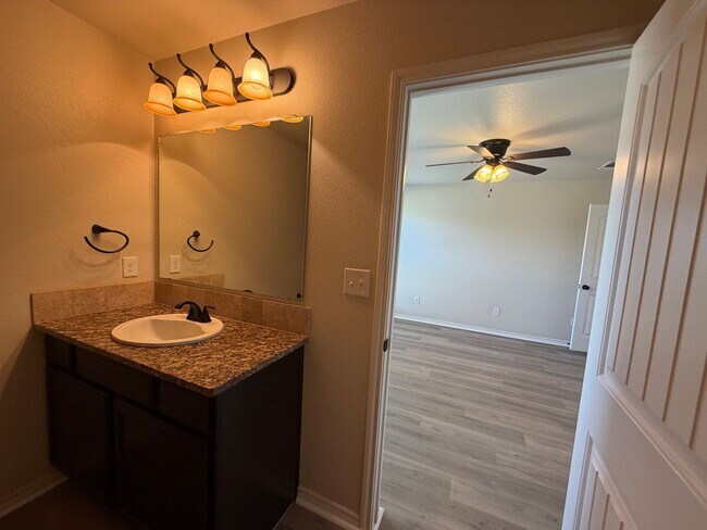 Building Photo - 3/2 in Frenship ISD, available MAY!!!