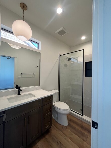 Building Photo - 343 Poppy St