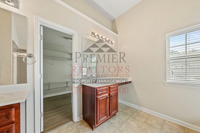 Building Photo - 306 Irish Ln