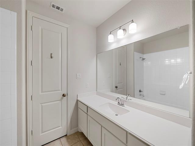 Building Photo - 1708 Carnation St