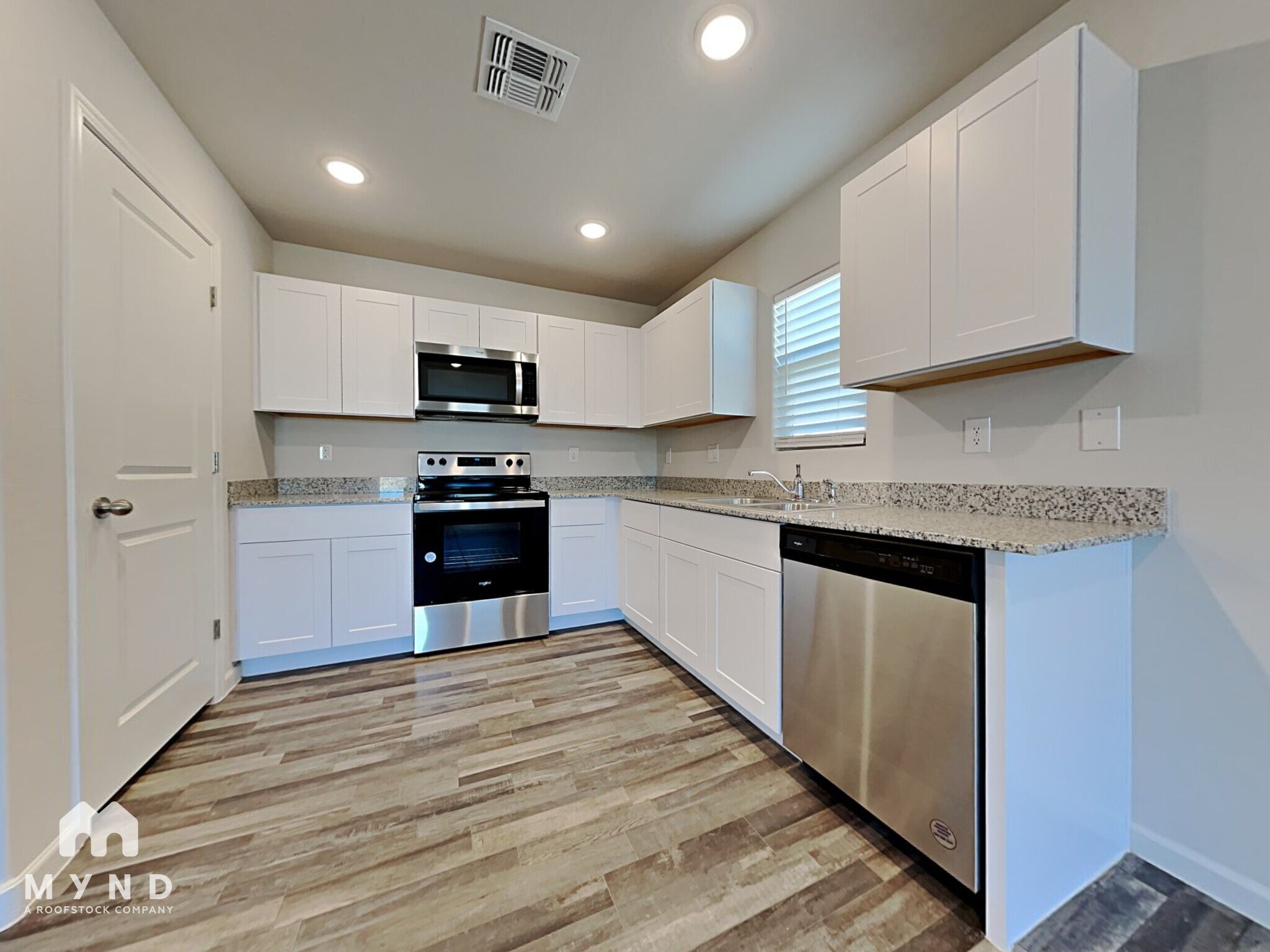 Building Photo - 9346 W Raven Dr