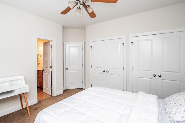 Building Photo - 315 Woodvale Pl