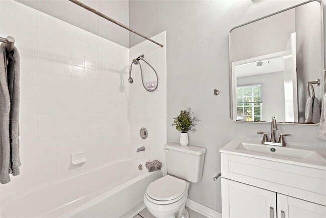 Building Photo - 29924 Playa Del Rey Ln