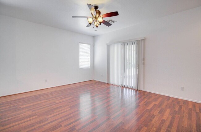 Building Photo - 4836 S Summit Ct