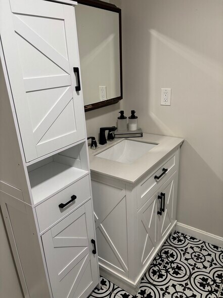 Bathroom - 18 Pope St