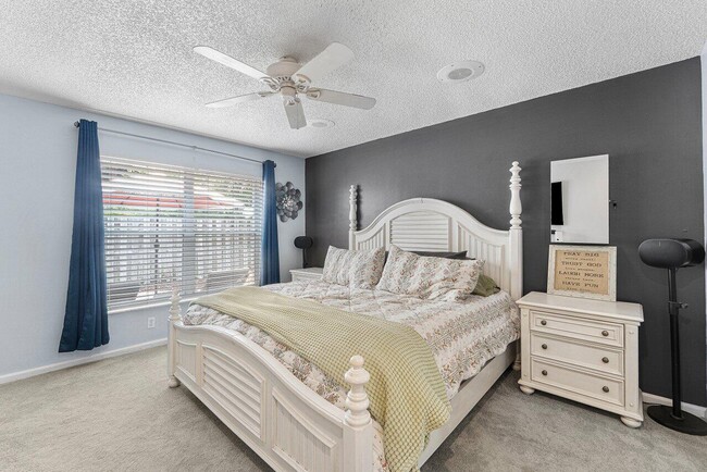 Building Photo - 12842 Meadowbend Dr