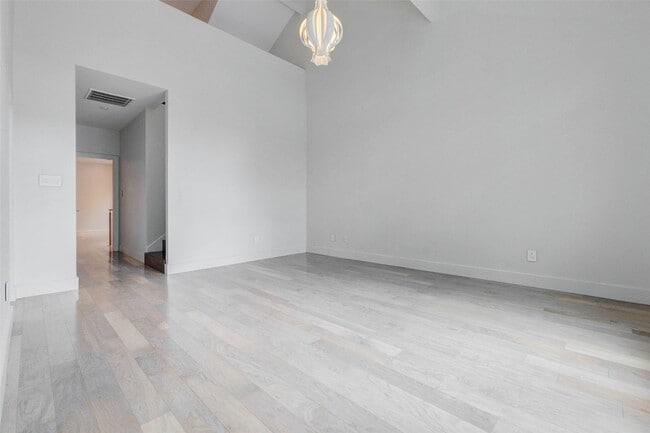 Building Photo - 1222 Marconi St