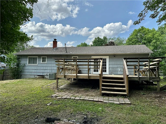 Building Photo - COMING SOON 3 Bedroom, 1.5 Bathroom in Ray...