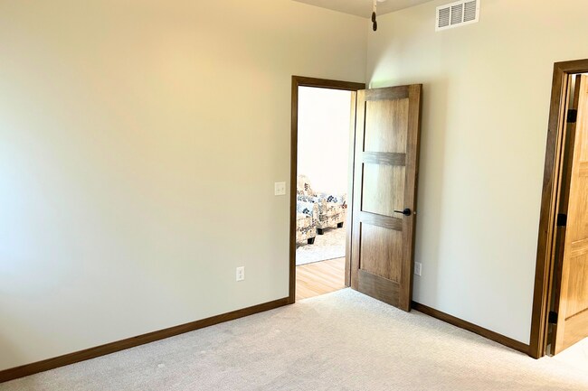 Building Photo - New Ranch Style 2 Bed 2 Bath Townhome