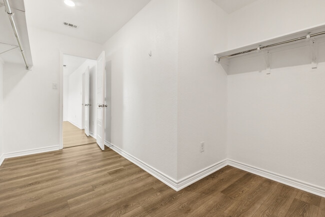 Building Photo - 11427 Arabette