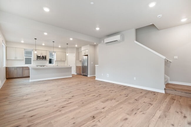 Building Photo - 4 Bed | 3.5 Bathroom | 1800 Sq Ft | $3,650