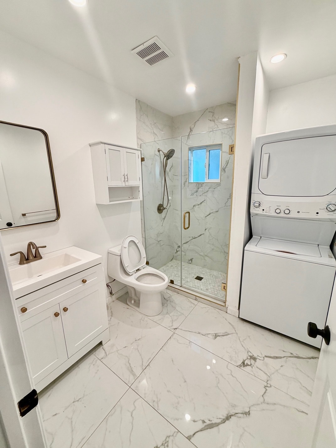 Building Photo - 1144 E Wilson Ave