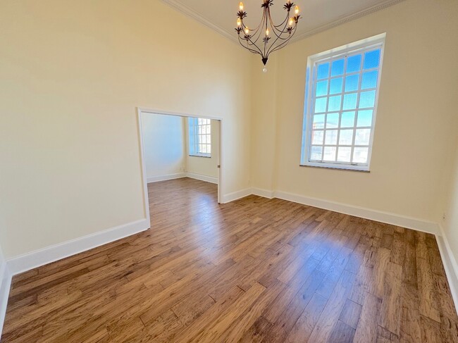 Building Photo - 321 Abercorn St