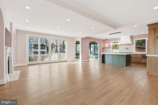 Building Photo - 1618 N Danville St