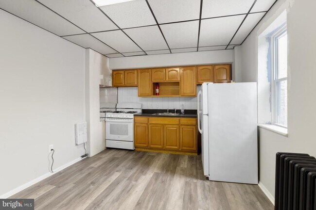 Building Photo - 1528 S 10th St